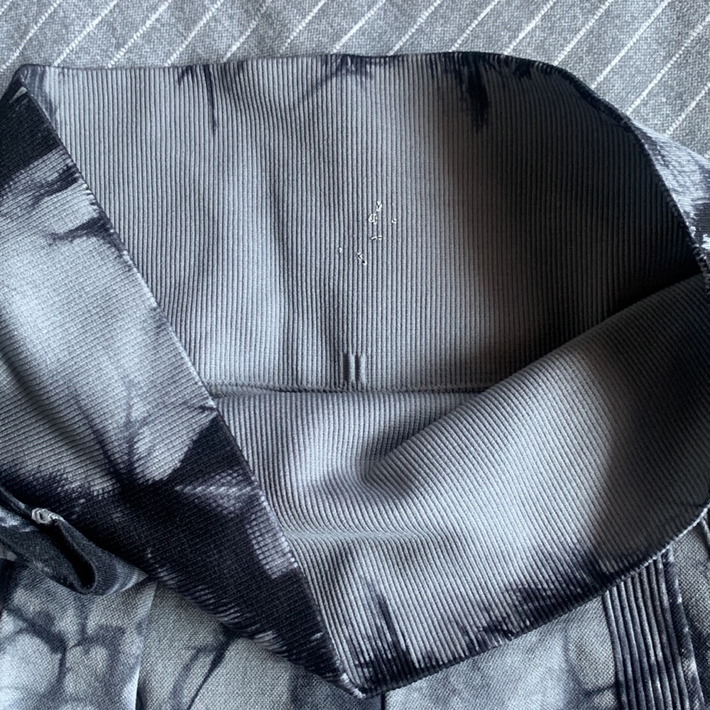 Women’s Workout Wear Bundle Size M - Picture 10 of 13